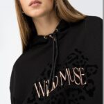 SUDADERA NEGRA WILD LEO