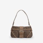 BOLSO TACHAS MARRON CLEENA