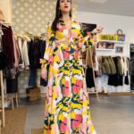 VESTIDO INVITADA TROPICAL PLISADO