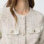 CHAQUETA CORTE CHANNEL CON CINTURON A JUEGO BIANCA